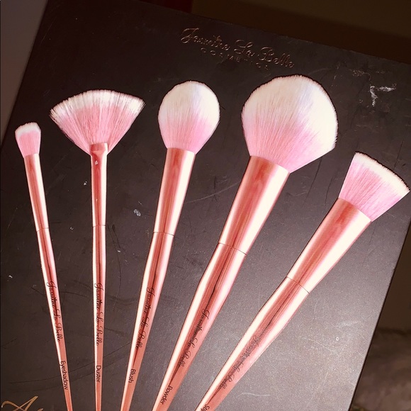 Artistry Pro Brush Set by: Jasmine La Belle - Picture 6 of 8